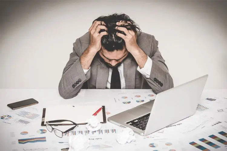 ضررهایی که با نداشتن CRM به کسب و کار و بودجه خود وارد میکنید!